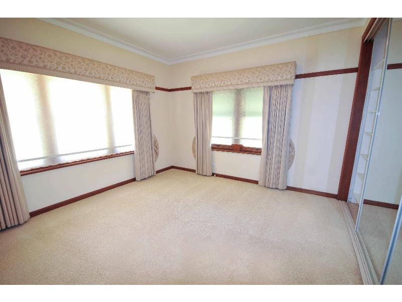 78 Hawkins Street, Howlong NSW 2643