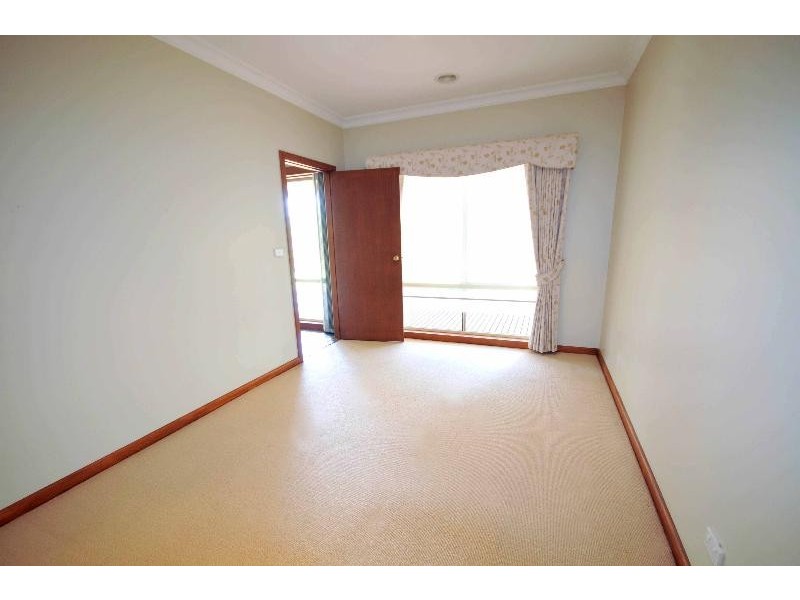 78 Hawkins Street, Howlong NSW 2643