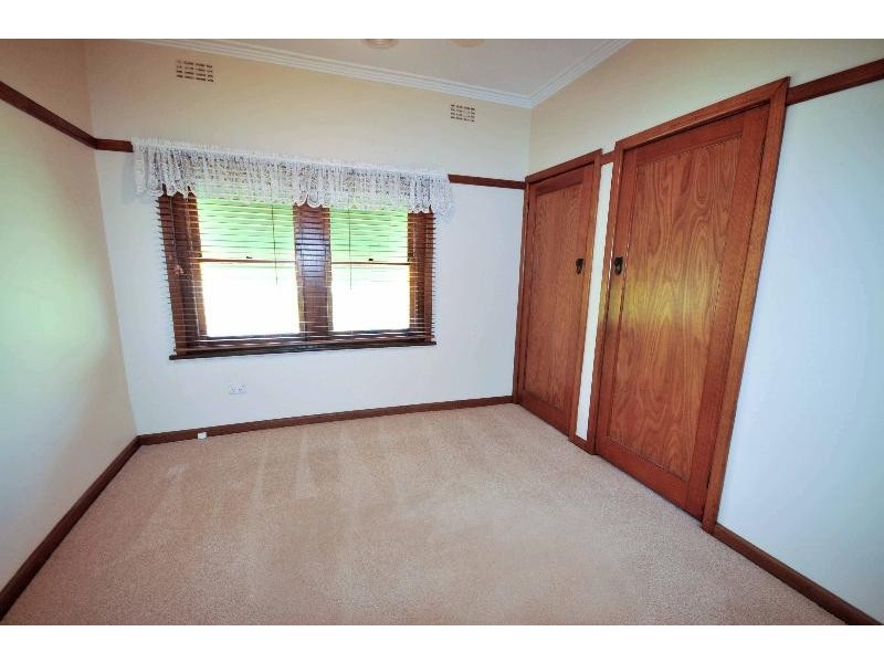 78 Hawkins Street, Howlong NSW 2643