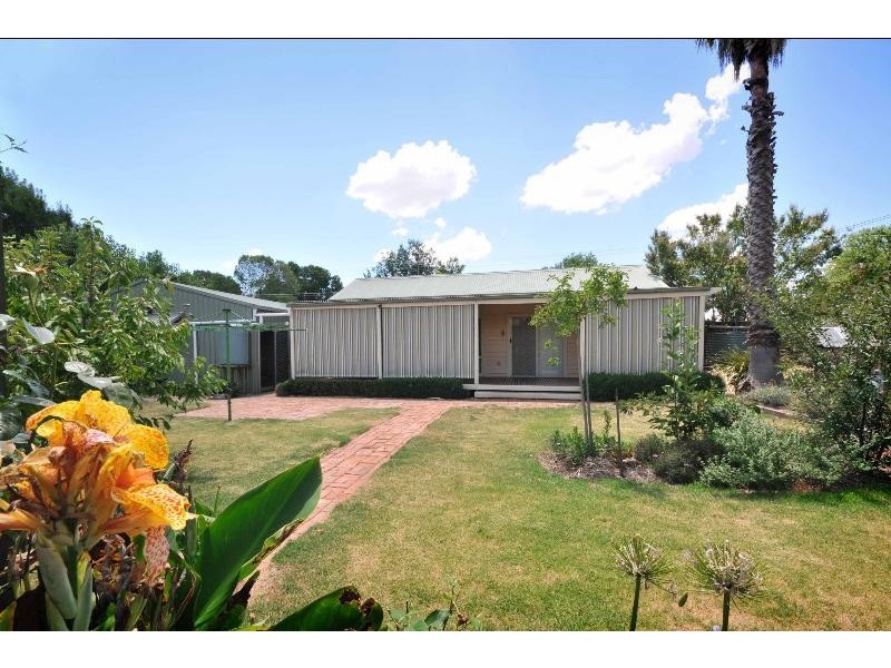 78 Hawkins Street, Howlong NSW 2643