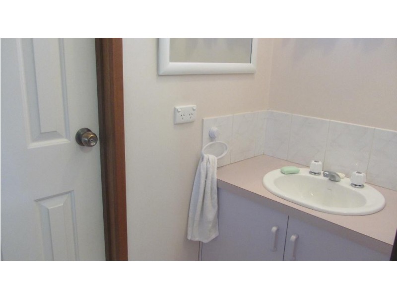 1/403 Griffith Road, Lavington NSW 2641