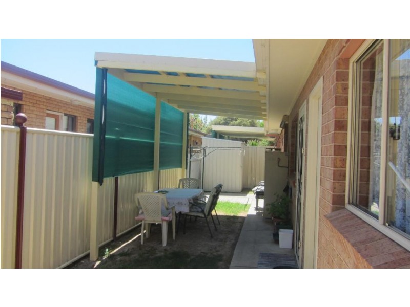 1/403 Griffith Road, Lavington NSW 2641