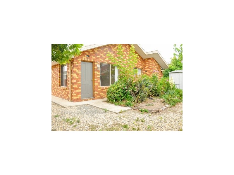 2/375 Urana Road, Lavington NSW 2641