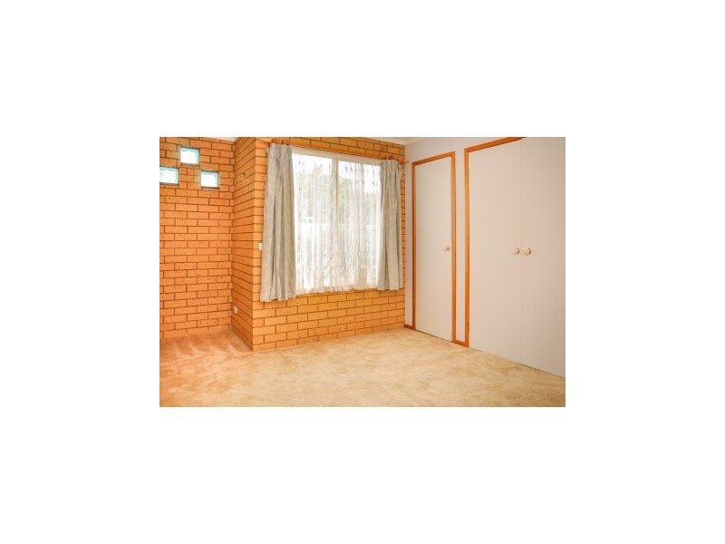 2/375 Urana Road, Lavington NSW 2641