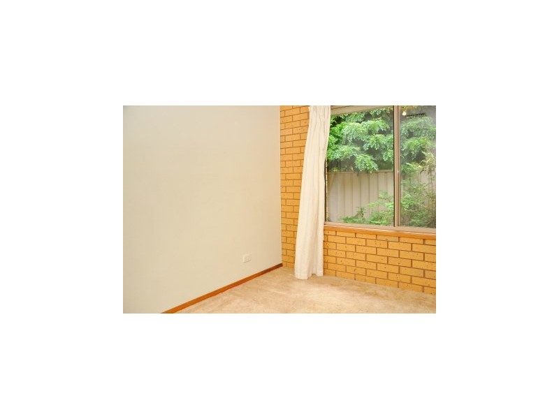 2/375 Urana Road, Lavington NSW 2641