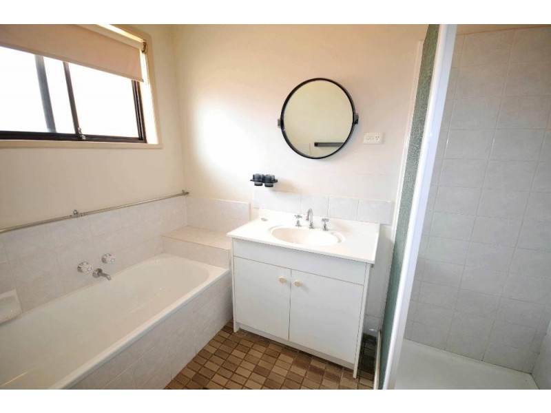 14 Lacebark Court, Thurgoona NSW 2640