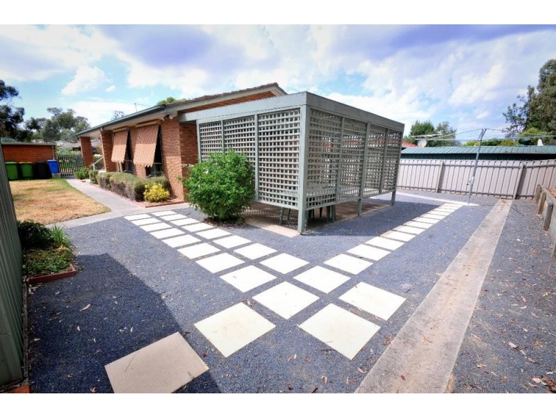 14 Lacebark Court, Thurgoona NSW 2640