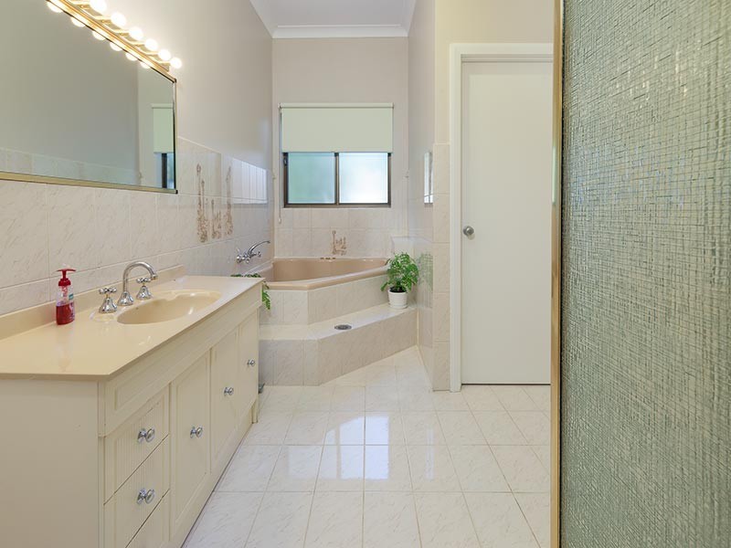 387 Woodstock Court, Albury NSW 2640