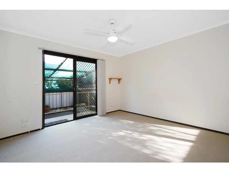 2/405 Griffith Road, Lavington NSW 2641