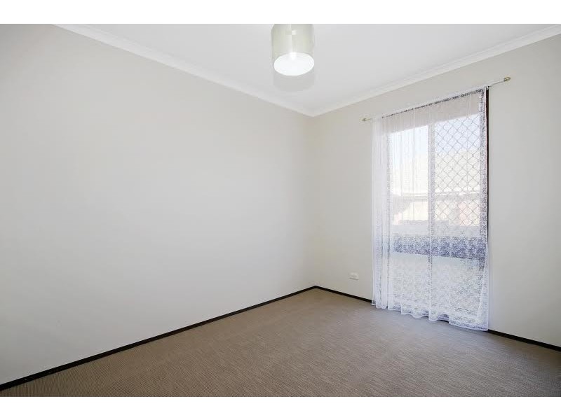 2/405 Griffith Road, Lavington NSW 2641