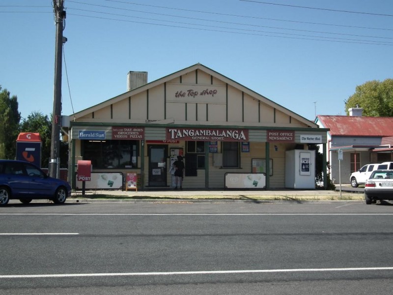 56 Kiewa East Road, Tangambalanga VIC 3691