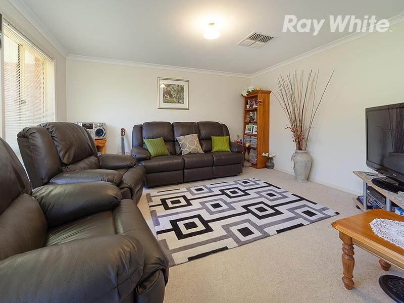 18 Orchard Way, Lavington NSW 2641