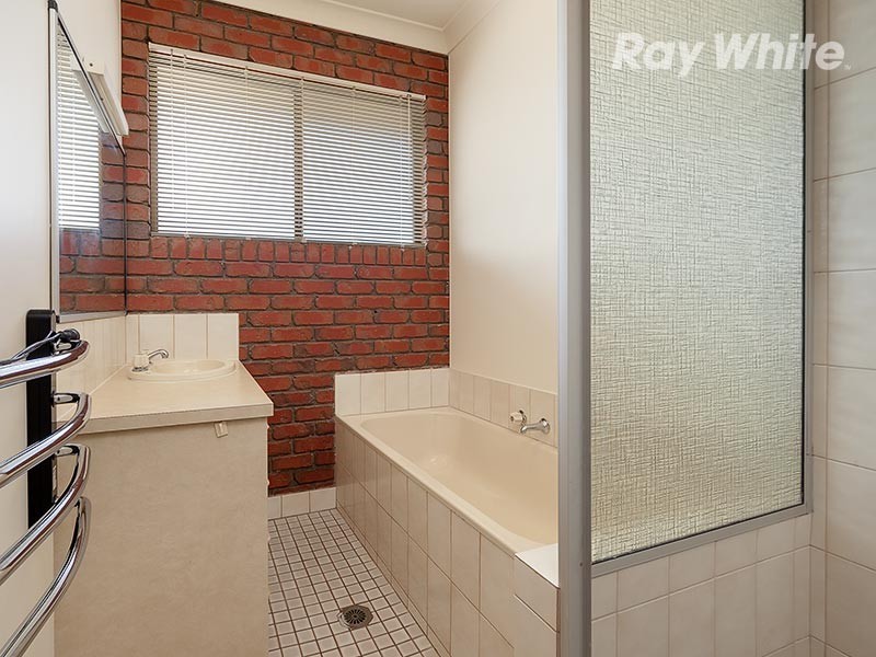 1/3 Brent Court, Lavington NSW 2641