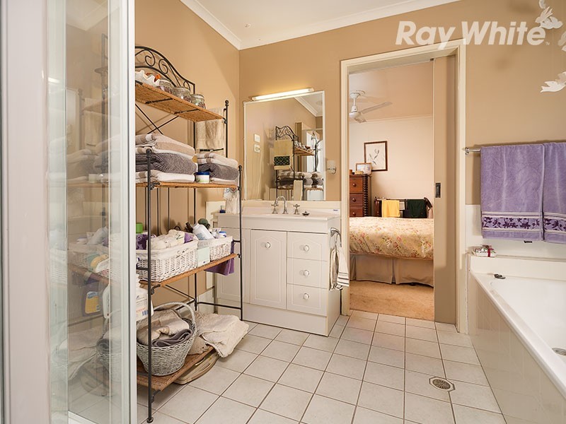 58 Larmer Street, Howlong NSW 2643