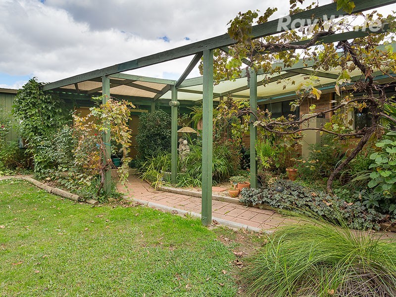 58 Larmer Street, Howlong NSW 2643