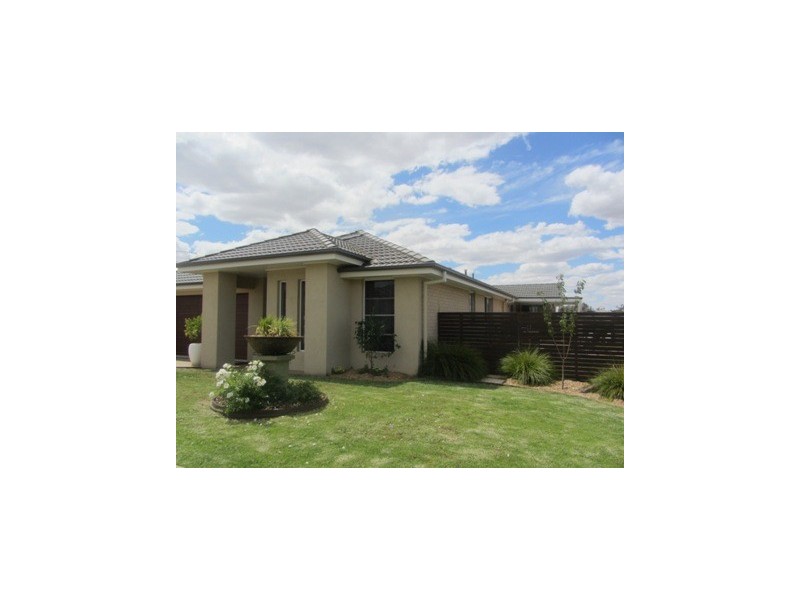 18 Firetail Street, Thurgoona NSW 2640