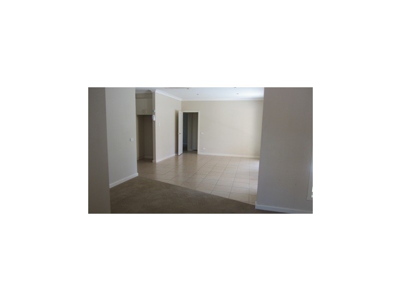 2/1001 Sylvania Avenue, Albury NSW 2640