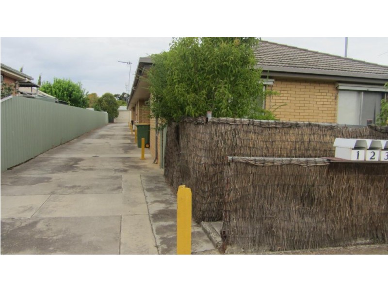 2/452 Kotthoff Street, Lavington NSW 2641