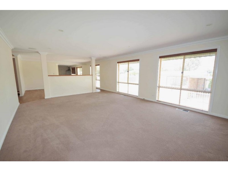 132 Larmer Street, Howlong NSW 2643