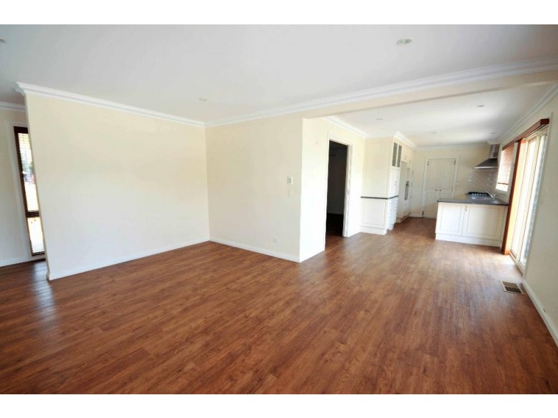 132 Larmer Street, Howlong NSW 2643