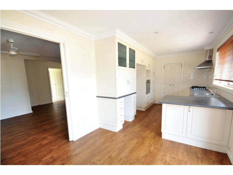 132 Larmer Street, Howlong NSW 2643