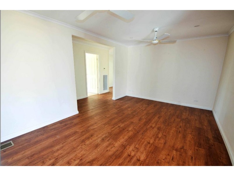 132 Larmer Street, Howlong NSW 2643