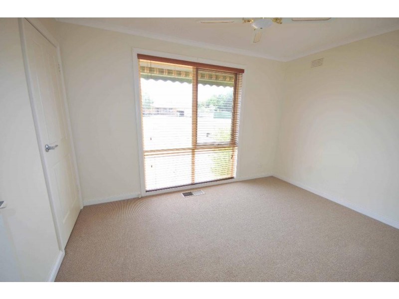 132 Larmer Street, Howlong NSW 2643