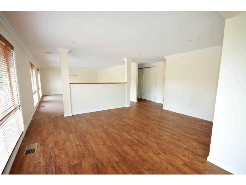 132 Larmer Street, Howlong NSW 2643