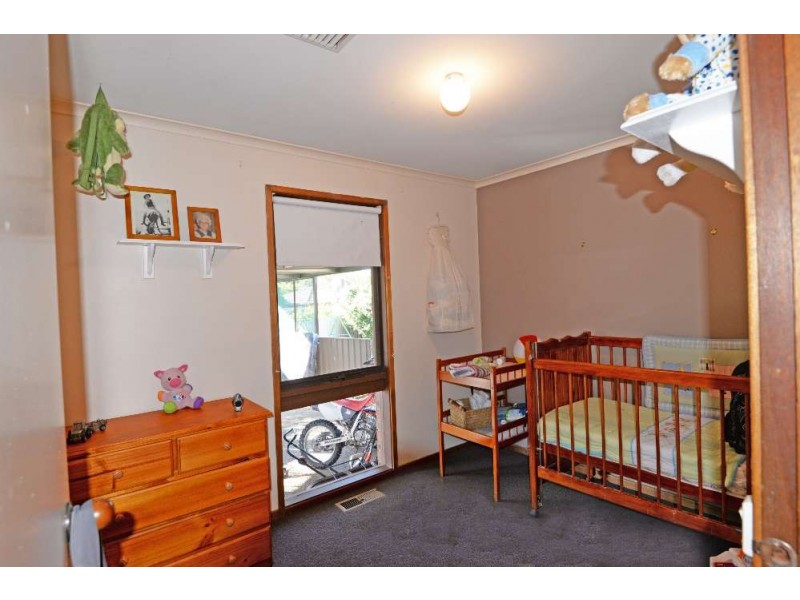 18 Yellow Gum Way, Thurgoona NSW 2640