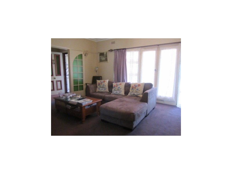 302 Highview Crescent, Lavington NSW 2641