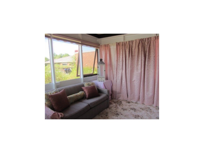 302 Highview Crescent, Lavington NSW 2641