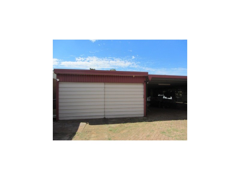 302 Highview Crescent, Lavington NSW 2641