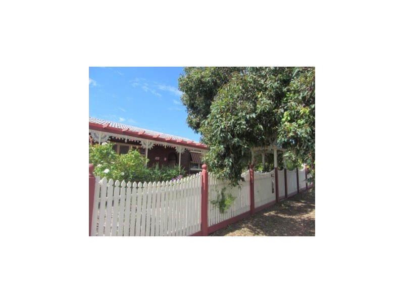 302 Highview Crescent, Lavington NSW 2641