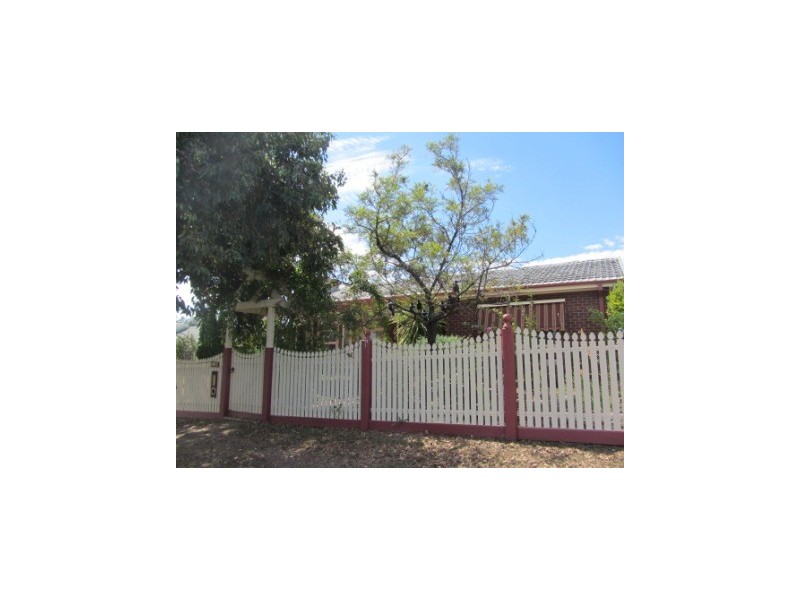 302 Highview Crescent, Lavington NSW 2641