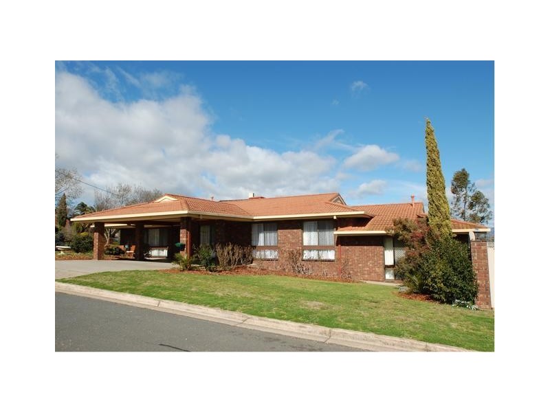 2 Mountain View Drive, Lavington NSW 2641