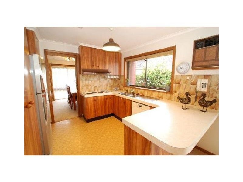2 Mountain View Drive, Lavington NSW 2641
