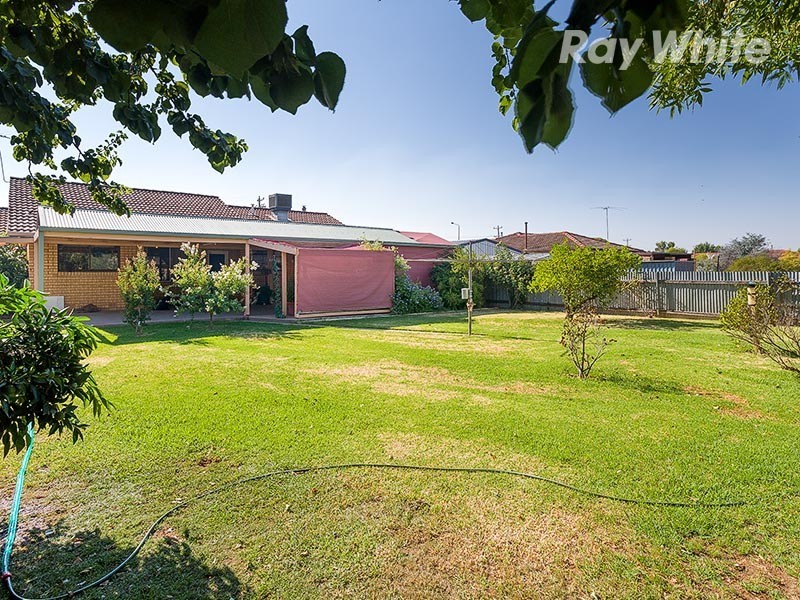 137 High Street, Howlong NSW 2643