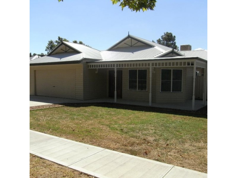 43 Pell Street, Howlong NSW 2643