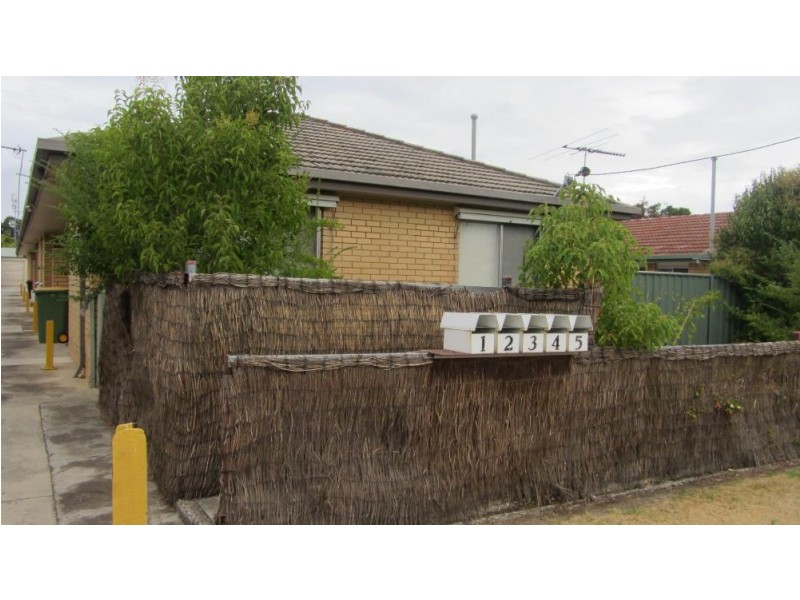 2/452 Kotthoff Street, Lavington NSW 2641