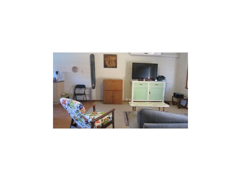 2/452 Kotthoff Street, Lavington NSW 2641