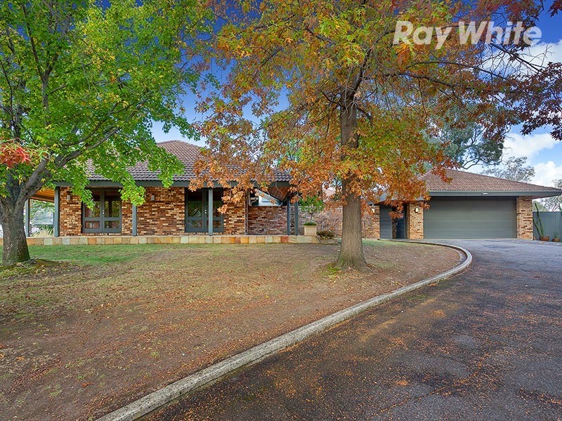 21 Abbott Drive, Lavington NSW 2641