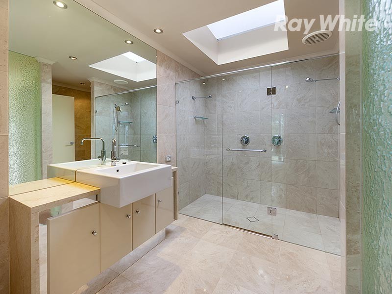 21 Abbott Drive, Lavington NSW 2641