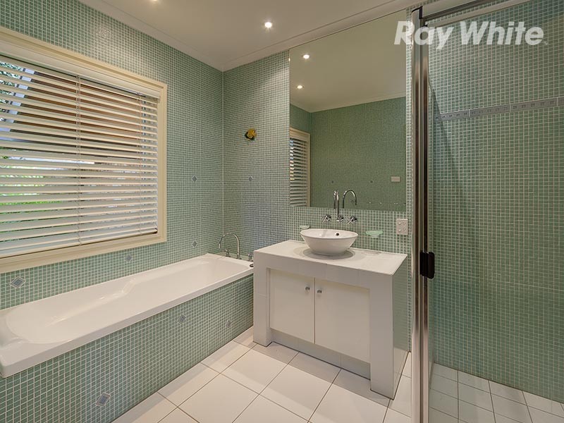 21 Abbott Drive, Lavington NSW 2641