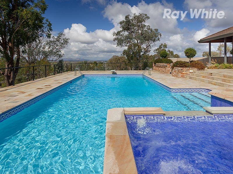 21 Abbott Drive, Lavington NSW 2641