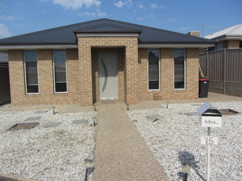 15 Stringybark Court, Thurgoona NSW 2640