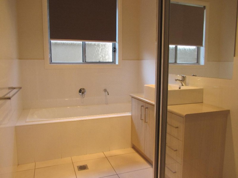 15 Stringybark Court, Thurgoona NSW 2640