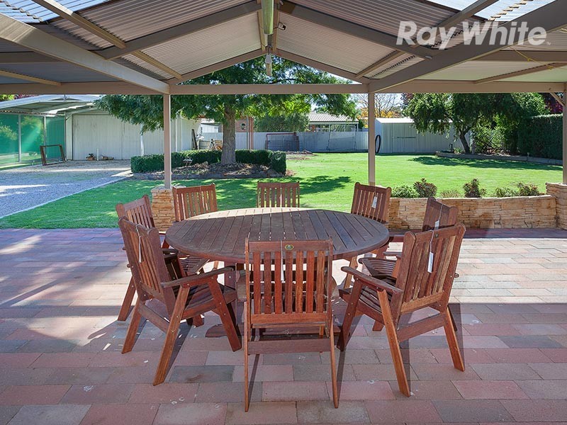 149 Bank Street, Howlong NSW 2643