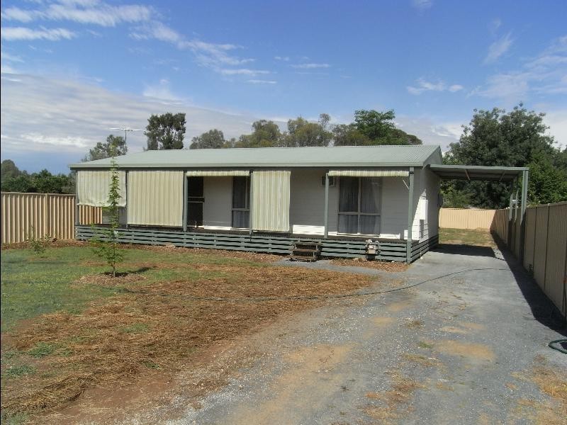 65 Read Street, Howlong NSW 2643