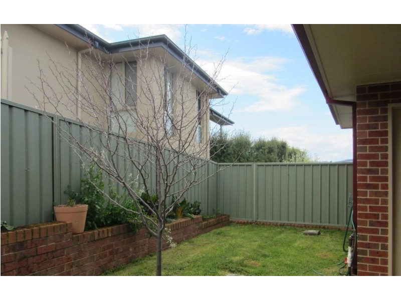 2/406 Halehaven Crescent, Lavington NSW 2641