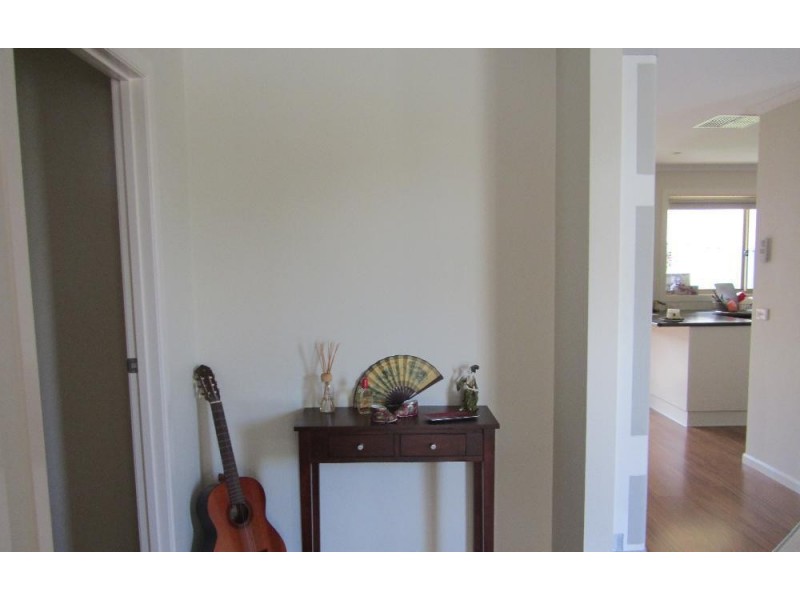 2/406 Halehaven Crescent, Lavington NSW 2641
